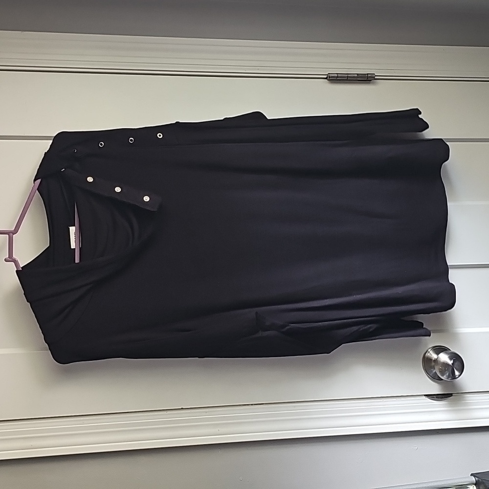BKE womens black Women's long sleeve top. Sz SMALL!